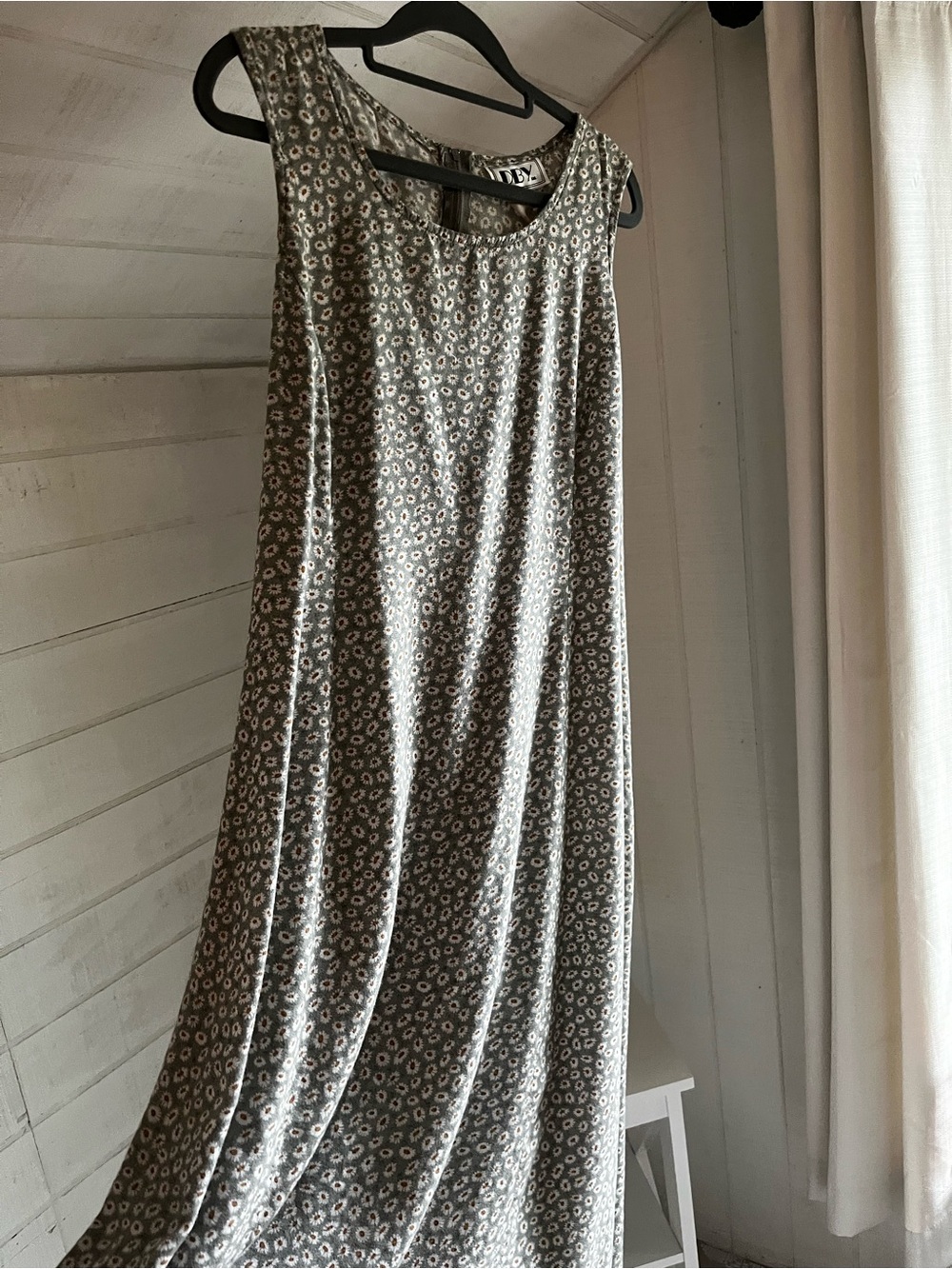 Vintage Sleeveless Daisy Sage Midi Dress